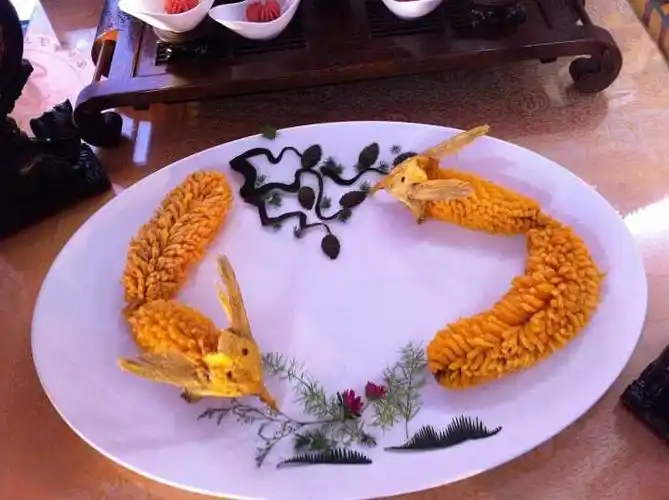 再比如十字花刀的松鼠鱼