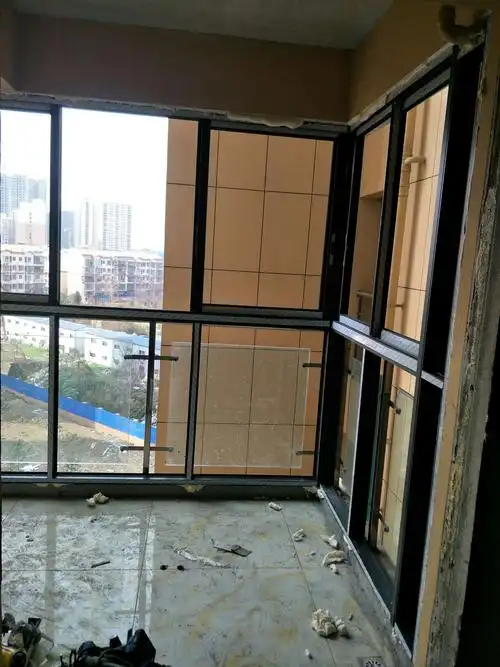 小李专业定做各种型材铝合金封阳台的美篇