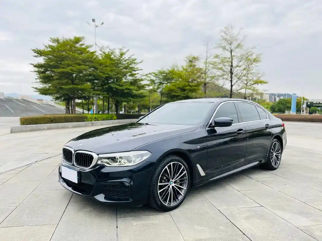 20款宝马530li领先m运动套