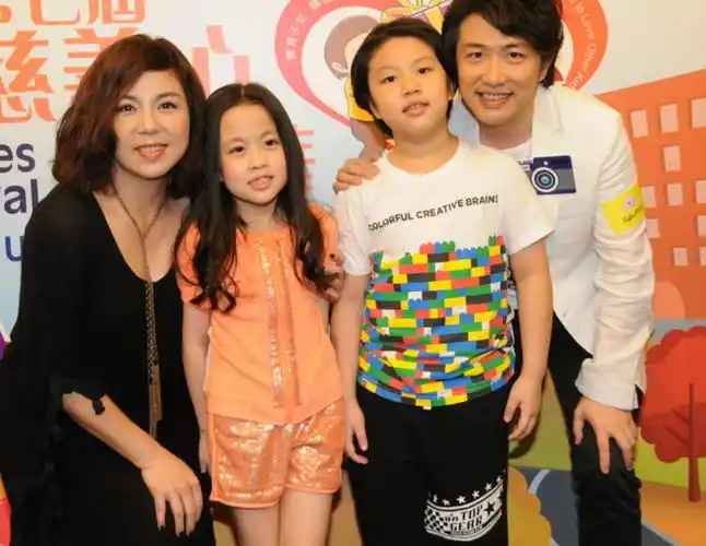 郑子诚夫妇罕同框,演员妻子息影多年气质依旧,曾演《鉴证实录》