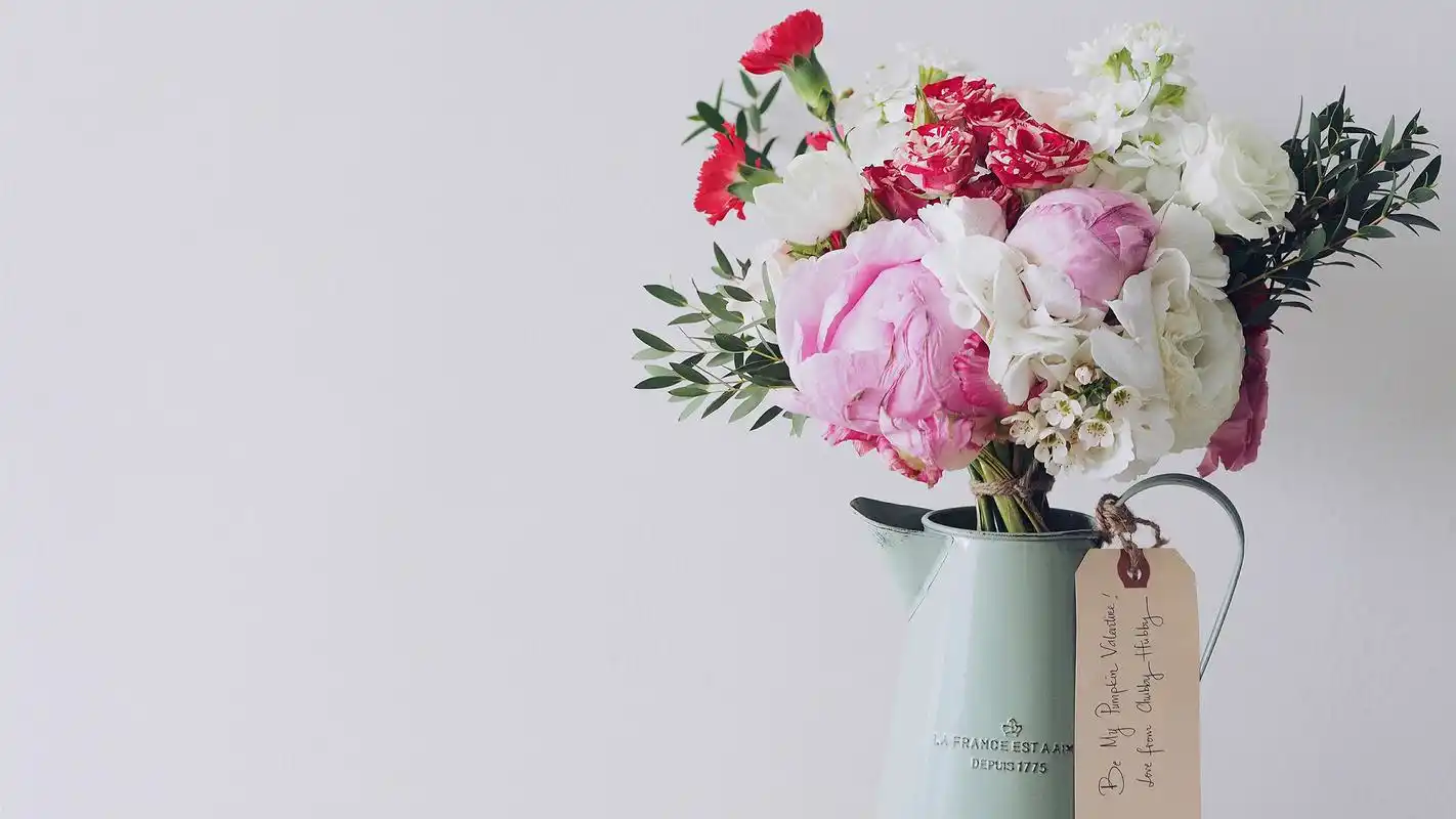 文艺清新的花瓶静物写真高清宽屏壁纸