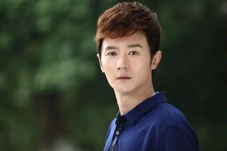 当代国安剧《谍海追踪》,揭秘航母机密的刺探与反刺探