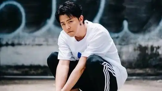 他是杨丞琳前男友,也是娱乐圈少有多面手,36岁却在家中英年早逝