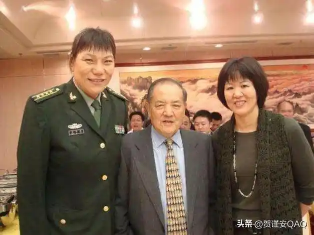 中国长城郑海霞坐拥大校军衔下嫁穷小子如今无儿无女后悔吗