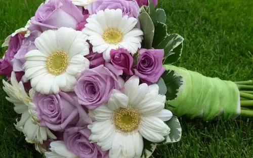 壁纸图片大全 宽屏 > 漂亮的鲜花花束壁纸图片