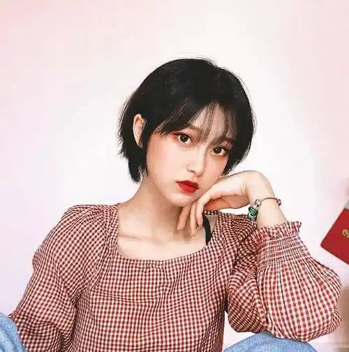原创今年流行的短发发型气质减龄显脸小圆脸方脸的人也适合
