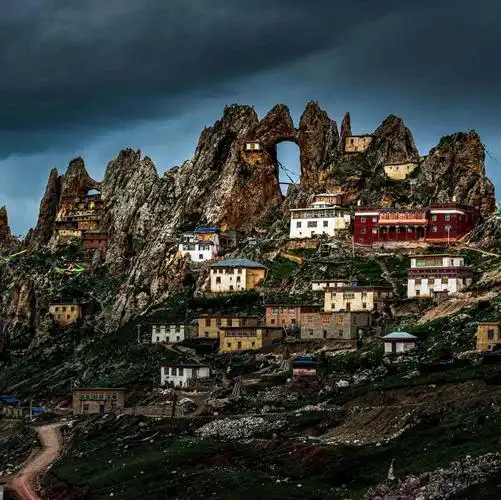 西藏昌都孜珠寺海拔约4800米不是一般人能去的