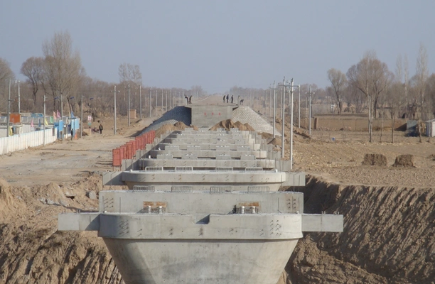 [论文]桥梁墩台施工工艺及测量方法