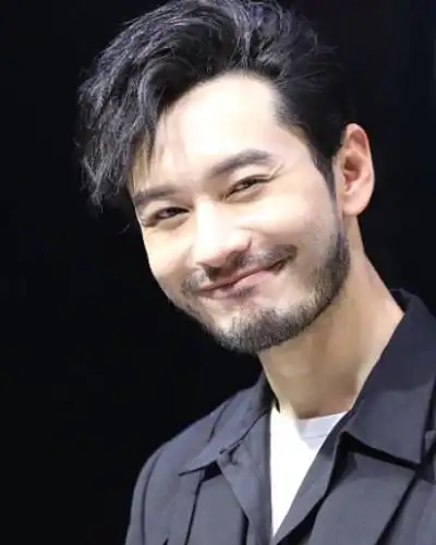 男明星的胡子:易烊千玺帅气,陈晓冷峻,当黄晓明出现时有点心酸啊