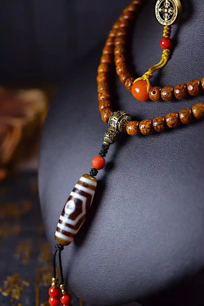 97按颗数多少分为念珠,持珠和手串三大 - 抖音