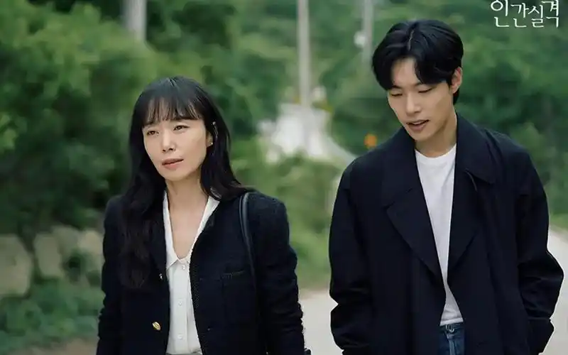 《人间失格》第11期,全度妍与柳俊烈独处,潺潺流水的小溪在心间