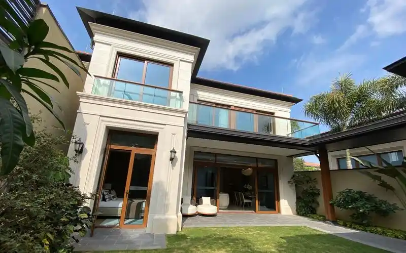 偷偷买下143平三亚独栋别墅给爸妈,带小花园,直接退休躺平养老