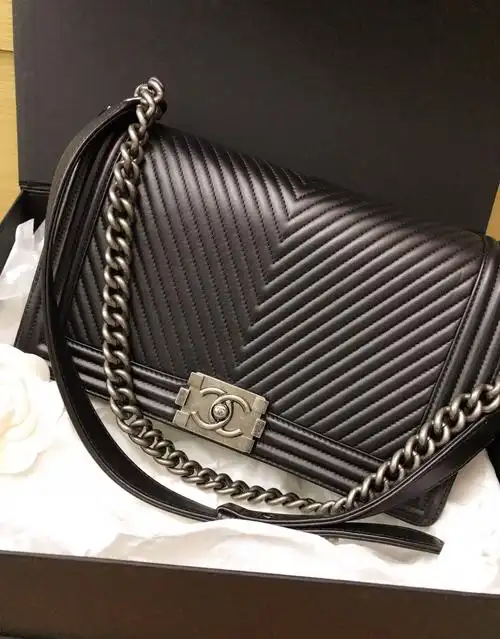 chanelleboy斜纹v大号做旧五金