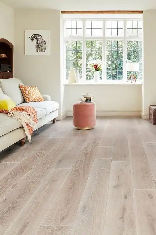 的木地板非常适合厨房,有利于放松身心,营造明朗,和谐的家庭休闲区