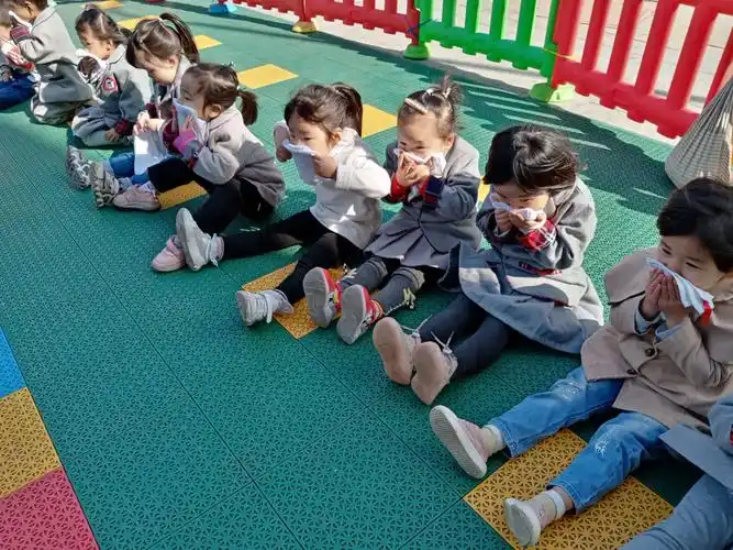 防火常识进校园,自防自救保安全——智博礼仪幼儿园开展消防演练