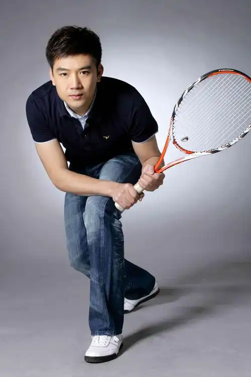 cctv5体育频道主持人尤宁