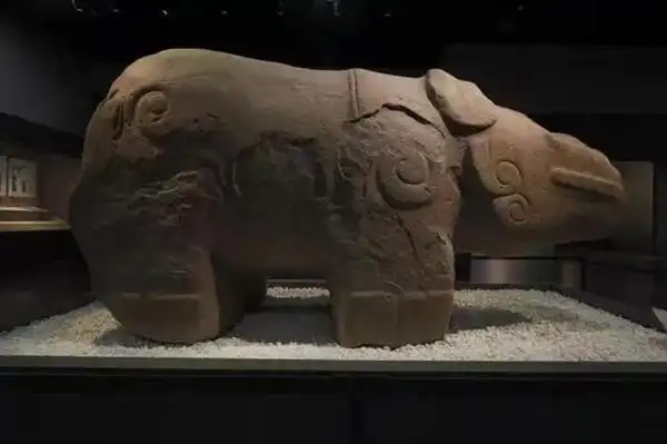 镇馆之宝 天府石犀  图源 | 成都博物馆