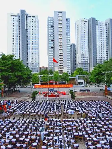 誓言响彻校园豪气激荡长空广州市禺山高级中学2021届高三开学典礼隆重