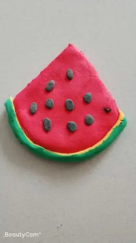 楼德镇幸福家园幼儿园-星星四班橡皮泥手工作品展