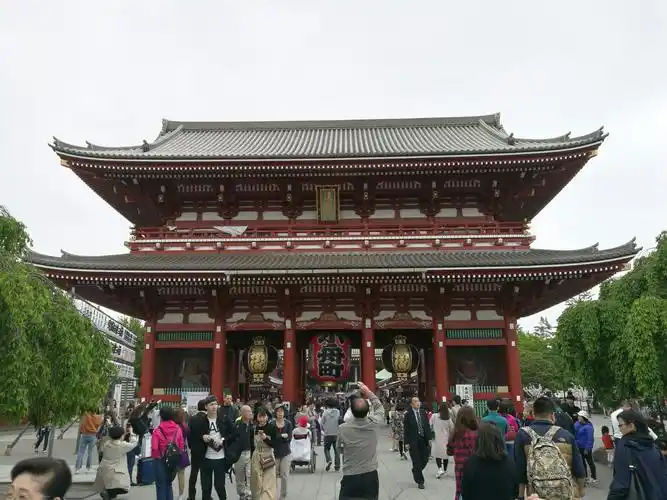 没仔细了解这个寺庙的构造.学的都是中国文化——重檐歇山顶.