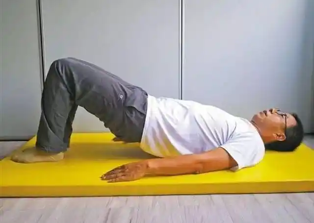 五十六岁男子,坚持每天做50次提肛运动,收获了什么?改变令人羡慕