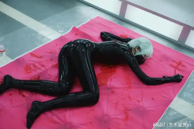 日本美女cos明日香美图赏 爱穿胶衣展示好身材|cos|coser_网易订阅