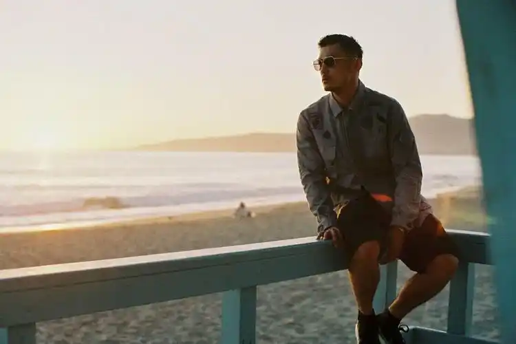 rihanna与puma推出拖鞋以及竟然有彩色咖啡拉花浮华日报