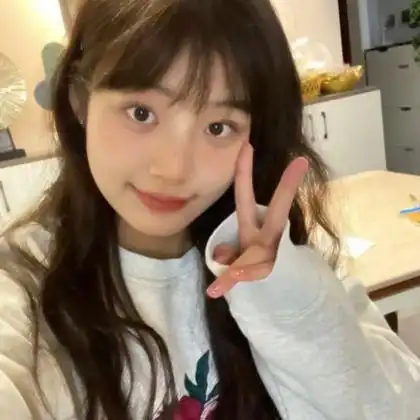 自拍 高清少女感好看的单人闺蜜优质真人头像图片_闺蜜姐妹女生头像