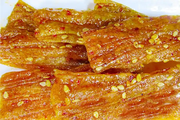 主人翁红烧素鱼排包邮湖南特产麻辣条丝面筋90后怀旧小吃休闲零食