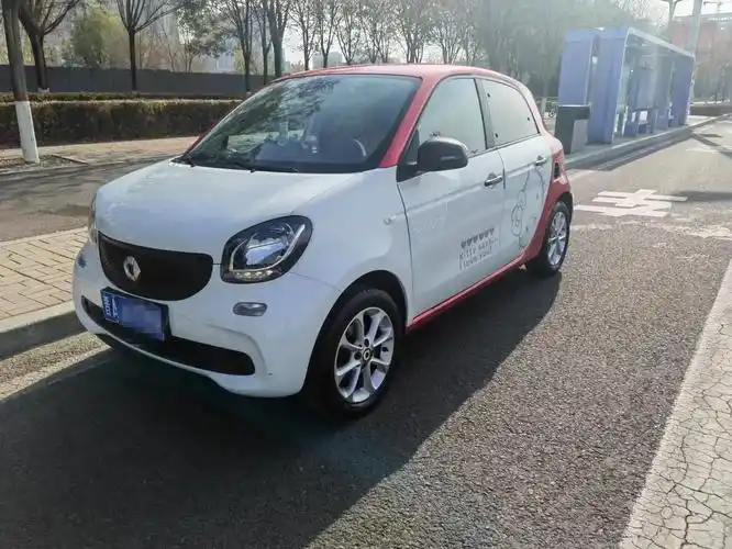 17年奔驰斯玛特,四门四座版,全车原漆,保实表4万多公里.忻 - 抖音