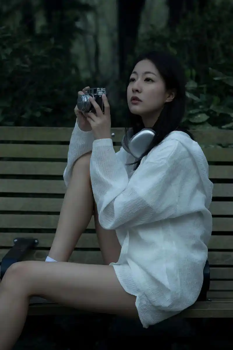 公园长椅拍照,一学就会的拍照姿势!