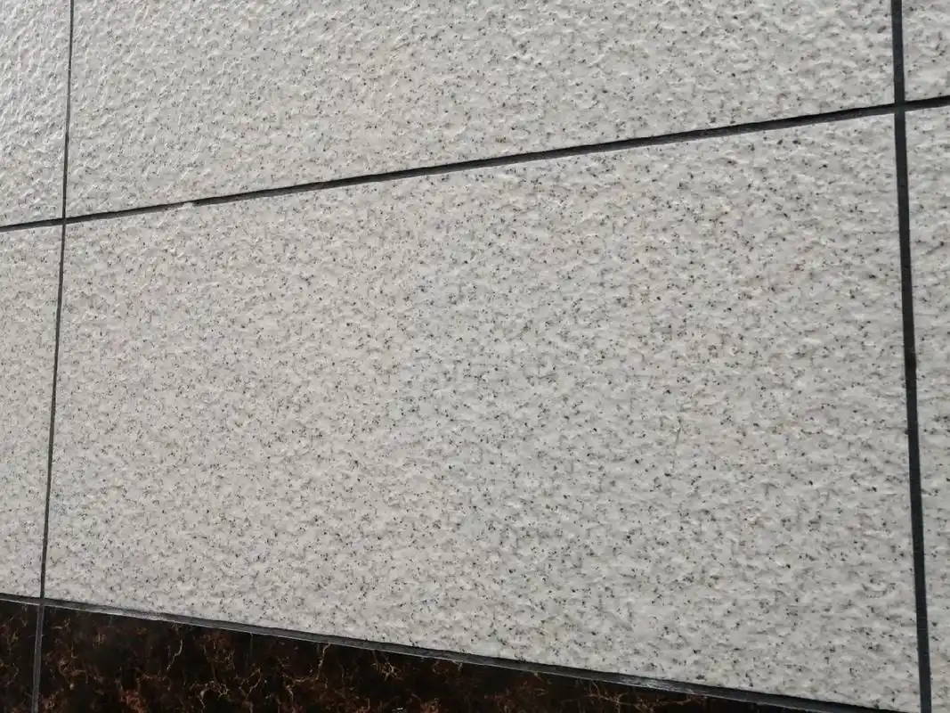 农村自建房外墙喷砂好还是贴砖好?