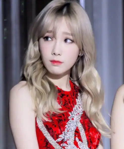 金泰妍〕〔女神〕〔壁纸〕〔锁屏