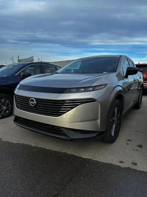 2025日产楼兰新色分享 香槟与枪铁色这款车漆颜色叫"闪耀铜灰"