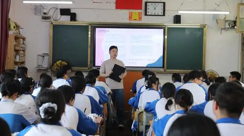 江华二中:释放压力 迎接挑战