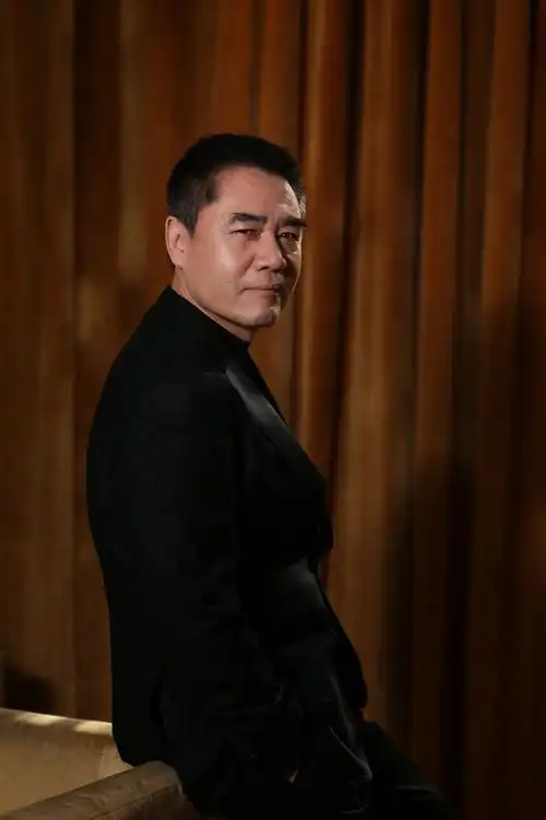 陈宝国升任表演学会会长回顾过往八届会长皆受观众喜爱