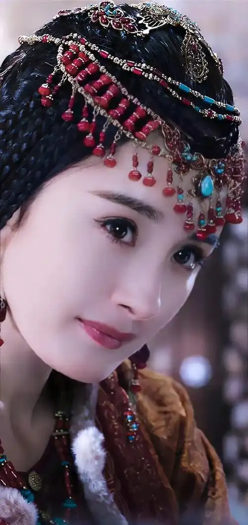 8位"狐狸眼"女星,杨幂魅惑周迅灵动,张曼玉媚到了骨子里