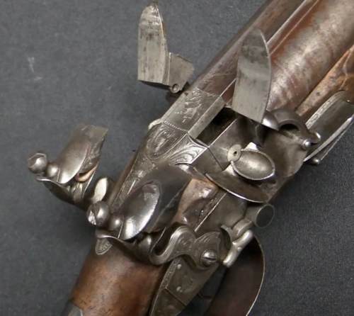 近代燧发枪打仗遇上下雨天怎么办?大头兵和贵族有不同的解决方案