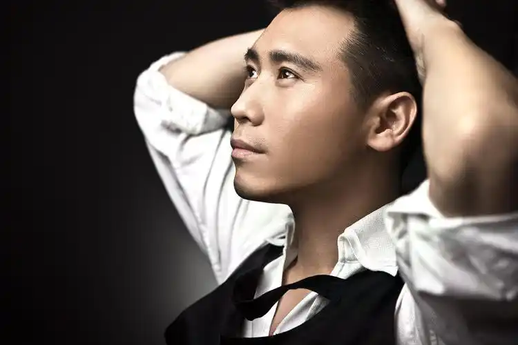 李乃文个人资料(李乃文:从大西北走出的"黄金配角",爱演戏也爱大天津)