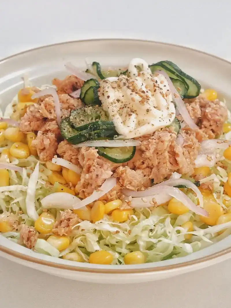 减脂餐才207kcal卷心菜金枪鱼沙拉