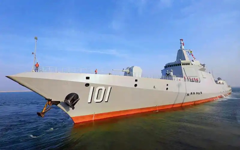 2025年3艘航母8艘中华第一舰战力形成极大提升中国海军实力