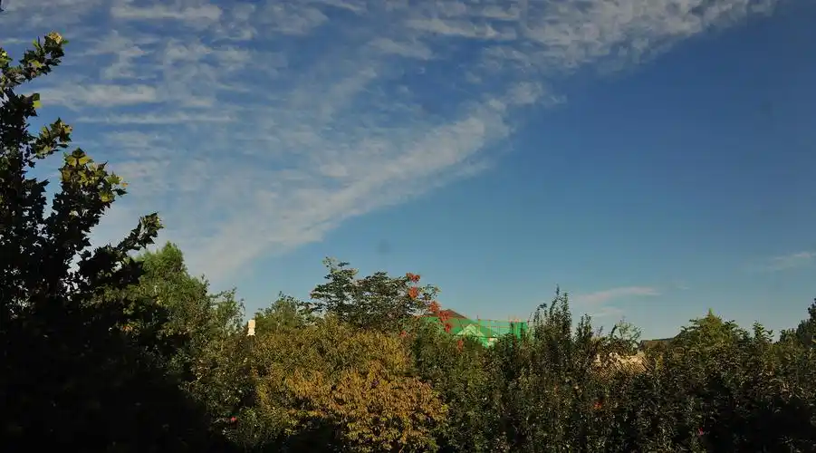 早晨的蓝天白云