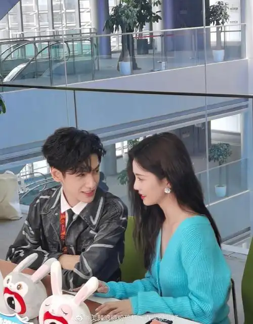 投稿白鹿,罗云熙今日扫楼生图#罗云熙35了