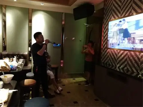 ktv唱歌