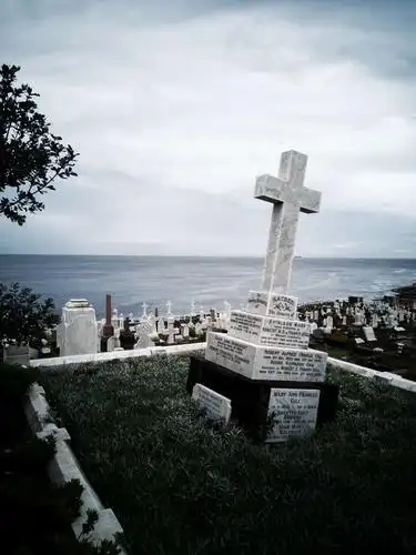 《生命的尽头》有的人死了却依然活着.