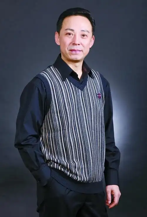 于魁智个人资料:他是当今最具票房号召力的京剧名家之一,享有"中国第