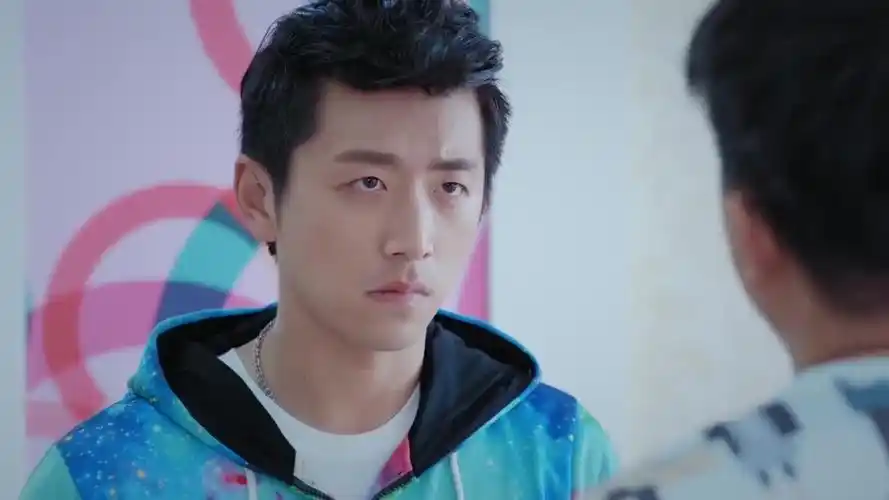 鲜肉老师:胖子故意气白客,白客为了当老师,有苦也只能忍!