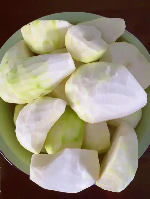 东北腌整个的芥菜疙瘩