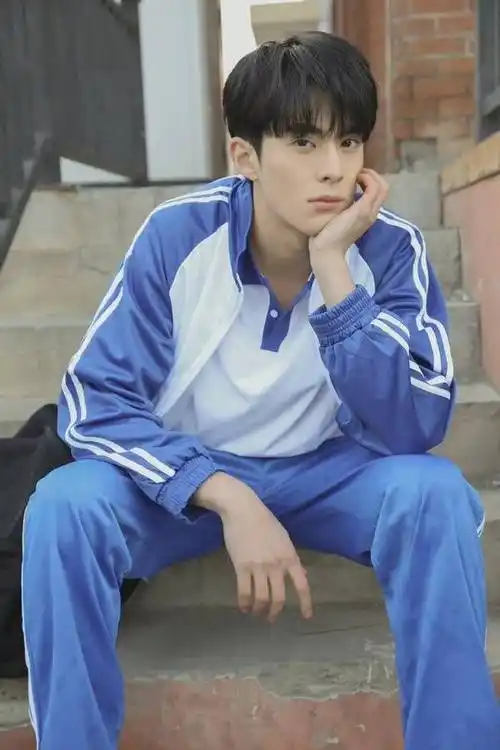 陈哲远少年感强,宋威龙,吴磊高帅校草,王鹤棣校园霸王_微博