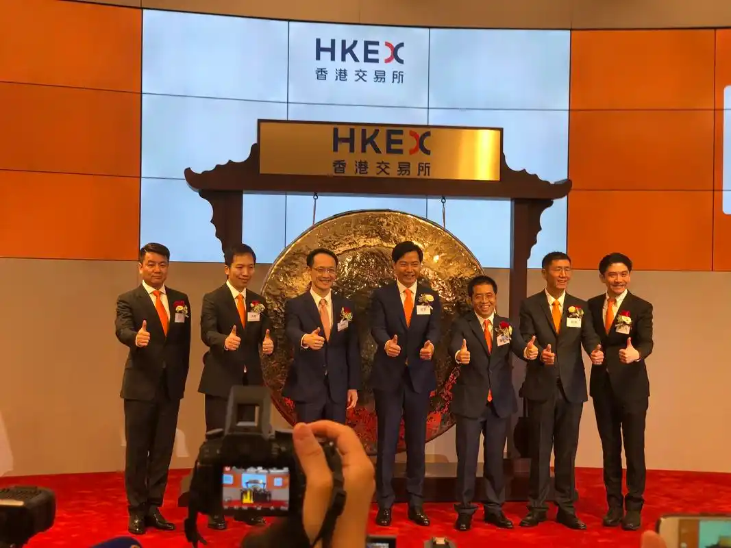 雷军港交所敲锣,八年小米终上市_长三角城市网_长三角区域门户网_长三